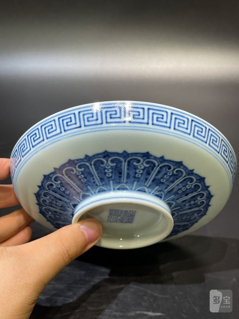 清乾隆 青花八吉祥宝杵纹镗锣洗 - 图8